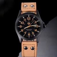 Orologio uomo al quarzo con data e cinturino pelle