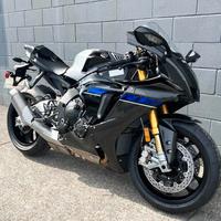 Yamaha R1 M - 2024 Carbon