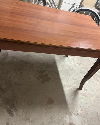 Tavolo in legno