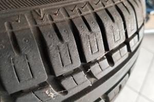 2 GOMME quasi nuove 