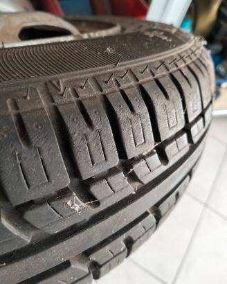 2 GOMME quasi nuove 