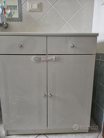 Mobiletto bagno bianco con pomelli perla