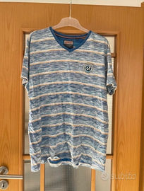T-shirt uomo blu e bianca a righe – scollo a V