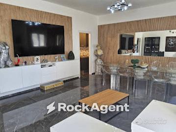 Appartamento di 100 m² con 3 locali a Monasterace
