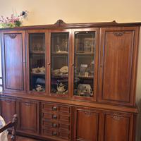 Mobile soggiorno in legno con vetrinette + tavolo