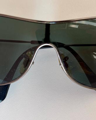 Occhiali da sole originali Ray-Ban.