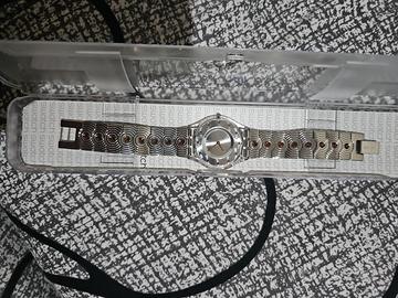 Swatch Skin "Circle Over" SFK284G orologio donna