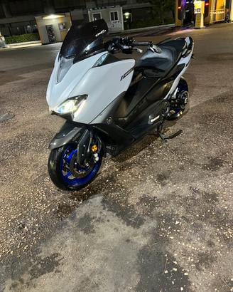 Yamaha T-Max 560