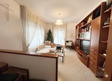 Casa indipendente di 100 m² con più di 5 locali e 