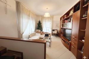 Casa indipendente di 100 m² con più di 5 locali e 