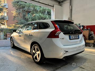 VOLVO V60 D3 2.0 150CV  Gearteonic Summum Euro 6B