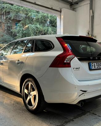 VOLVO V60 D3 2.0 150CV  Gearteonic Summum Euro 6B