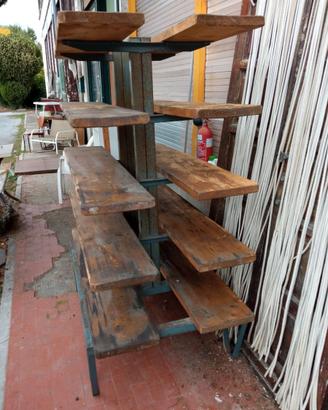 Scaffale in ferro e legno