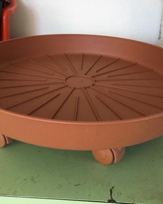 Sottovaso traslante con ruote piroettanti