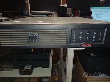 UPS APC SMART 700 700VA 450W 2U * usato testato OK