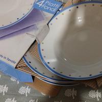 4 piatti fondi nuovi con scatola originale 