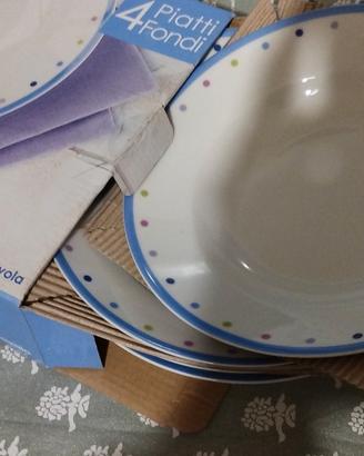 4 piatti fondi nuovi con scatola originale 