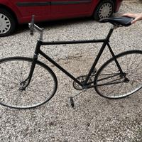 Bici a scatto fisso