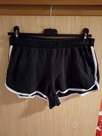 pantaloncini neri sportivi 