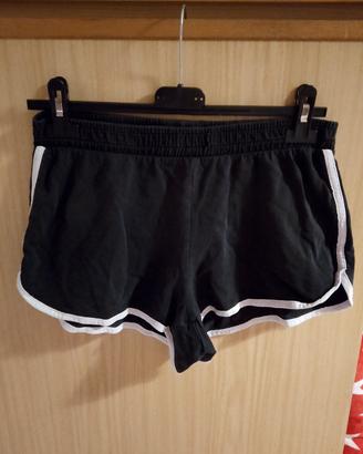 pantaloncini neri sportivi 
