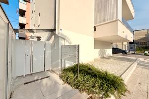 Nuovo A4 - terrazzo - box - centro - mare 300 m