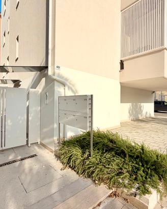 Nuovo A4 - terrazzo - box - centro - mare 300 m