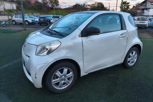 Toyota iQ