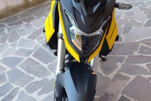 Moto honda 750 hornet.
