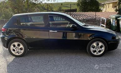 Alfa Romeo 147 - 1.9JTD Distinctive