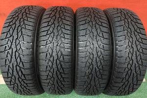 165 60 15 Gomme Invernali 95% Nokian 165 60R15
