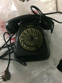 4 Telefoni d'epoca funzionanti perfetti+1Vodafone