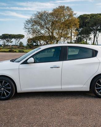 Alfa Romeo Giulietta 1.6 JTDM 16V Sportiva