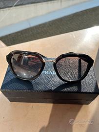 Occhiali da sole donna Prada