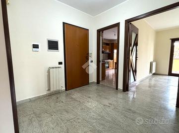 4 LOCALI A REGGIO DI CALABRIA