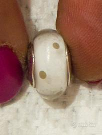 Charm originale Pandora in vetro a pois