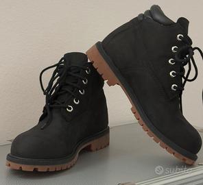 Scarponi unisex neri in nabuk