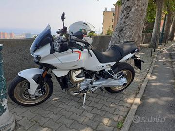 Moto Guzzi v100 Mandello 