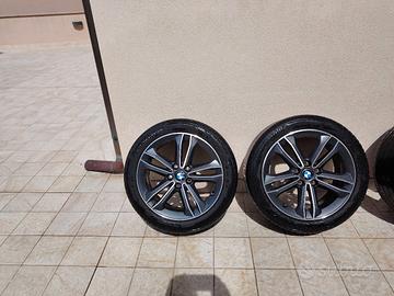 Kit cerchi e gomme da 17" originali BMW 