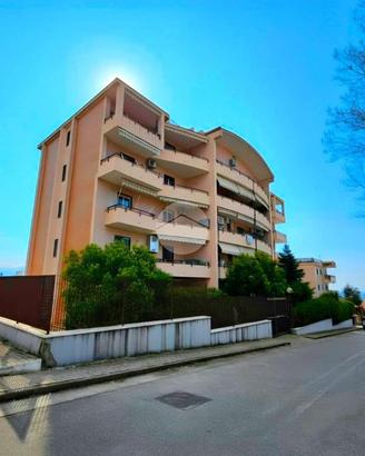 3 LOCALI A TORRE DEL GRECO