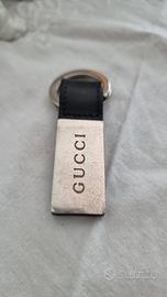 Portachiavi Gucci - Acciaio e pelle. Originale!