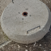 Base in cemento per ombrelloni