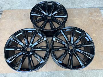 3 cerchi Audi Q8 da 23 pollici