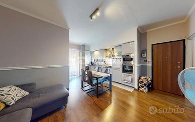 TRE LOCALI CON POSTO AUTO COPERTO