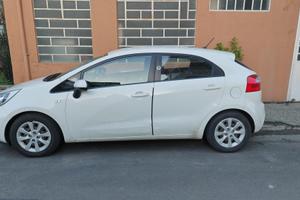 Kia Rio 1.2 gpl VENDUTA