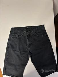 Pantaloni corti