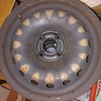 Cerchi lamiera montati su Punto Evo Metano