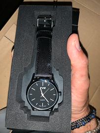 Orologio da polso unisex nero marca TVG Nuovo