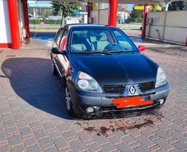 RENAULT Clio - 2006