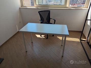Tavolino da ufficio (Ikea)