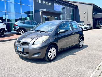TOYOTA Yaris 1.0 3 porte / Grandinata